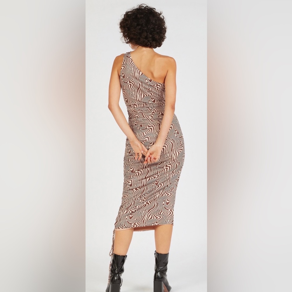 2Xtremz Printed Midi One
Shoulder Bodycon Dress - Picture 4 of 4